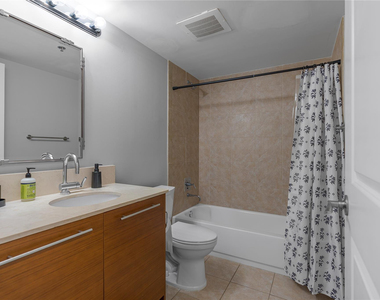 2641 N Flamingo Road - Photo Thumbnail 15