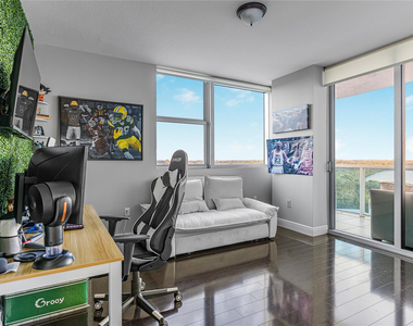2641 N Flamingo Road - Photo Thumbnail 13