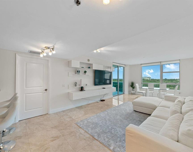 2641 N Flamingo Road - Photo Thumbnail 3