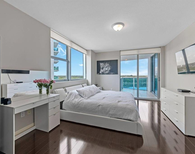 2641 N Flamingo Road - Photo Thumbnail 8