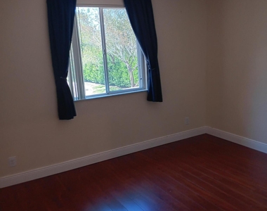 4983 W Pinemore Lane - Photo Thumbnail 10