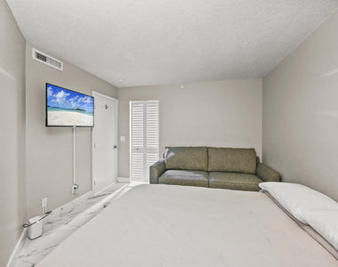 9650 S Ocean Drive - Photo Thumbnail 16