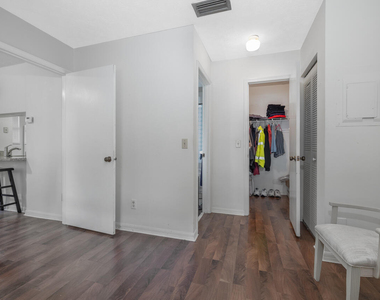 6537 Se Federal Highway - Photo Thumbnail 12