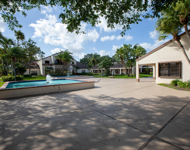2738 S Carambola Circle S - Photo Thumbnail 33