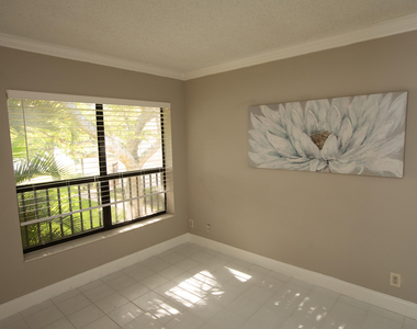 2738 S Carambola Circle S - Photo Thumbnail 11