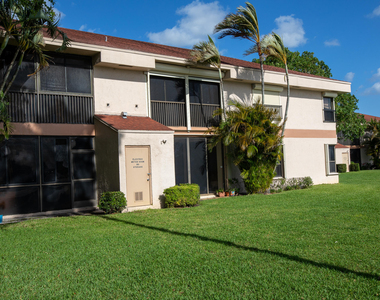 2738 S Carambola Circle S - Photo Thumbnail 30
