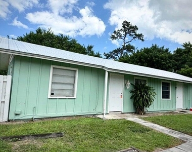 3002 Se Camino Avenue - Photo Thumbnail 9