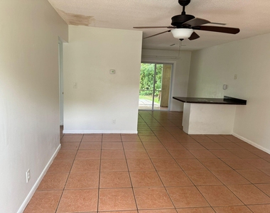 3002 Se Camino Avenue - Photo Thumbnail 1