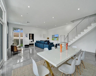 1220 Ne 15th Avenue - Photo Thumbnail 11