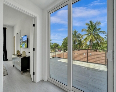 1220 Ne 15th Avenue - Photo Thumbnail 30