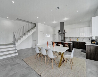 1220 Ne 15th Avenue - Photo Thumbnail 9
