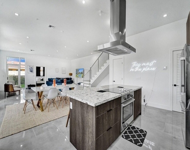 1220 Ne 15th Avenue - Photo Thumbnail 7