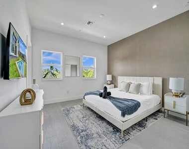 1220 Ne 15th Avenue - Photo Thumbnail 29