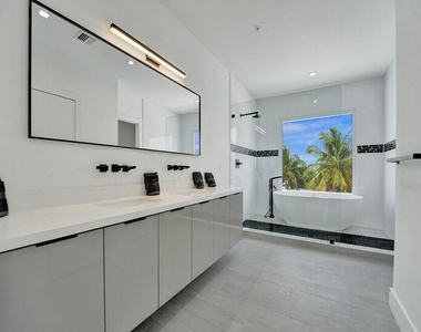 1220 Ne 15th Avenue - Photo Thumbnail 24