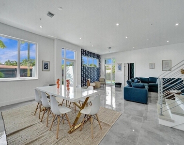 1220 Ne 15th Avenue - Photo Thumbnail 10