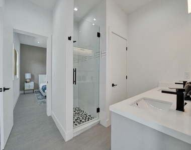 1220 Ne 15th Avenue - Photo Thumbnail 20