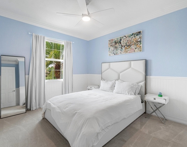 8300 Calabria Lakes Drive - Photo Thumbnail 34