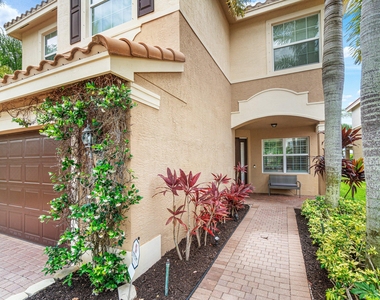 8300 Calabria Lakes Drive - Photo Thumbnail 3