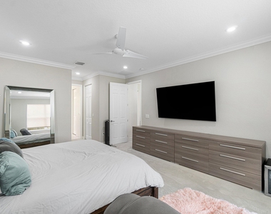 8300 Calabria Lakes Drive - Photo Thumbnail 25