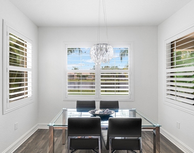 8300 Calabria Lakes Drive - Photo Thumbnail 20