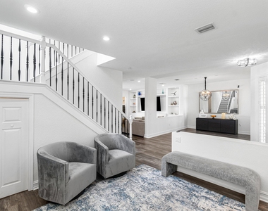 8300 Calabria Lakes Drive - Photo Thumbnail 7