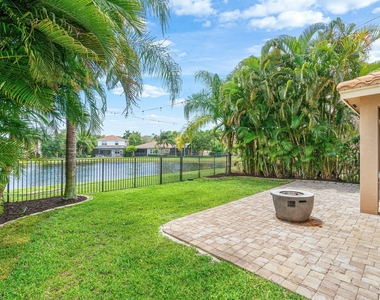 8300 Calabria Lakes Drive - Photo Thumbnail 42
