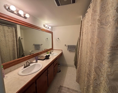 105 E Wellington - Photo Thumbnail 3