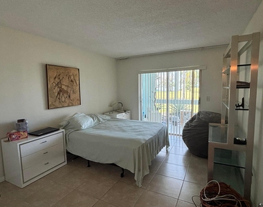 105 E Wellington - Photo Thumbnail 4