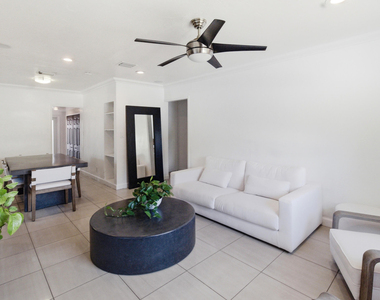1234 Nw 7th Avenue - Photo Thumbnail 1