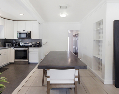 1234 Nw 7th Avenue - Photo Thumbnail 5