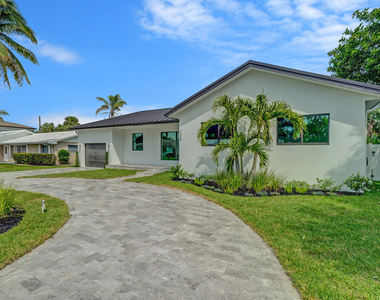 1248 N Harbor Drive - Photo Thumbnail 2