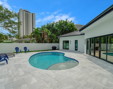 1248 N Harbor Drive - Photo Thumbnail 47