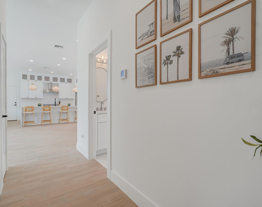 1248 N Harbor Drive - Photo Thumbnail 42