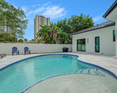 1248 N Harbor Drive - Photo Thumbnail 48