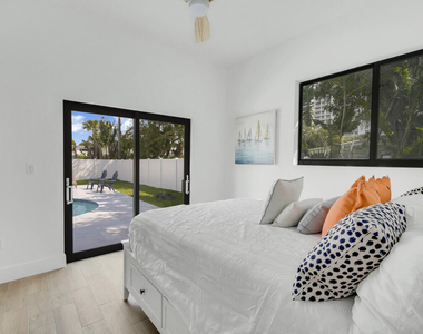 1248 N Harbor Drive - Photo Thumbnail 35
