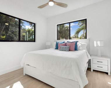 1248 N Harbor Drive - Photo Thumbnail 39