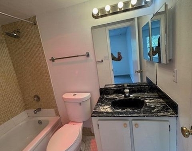 3300 Spanish Moss Terrace - Photo Thumbnail 16