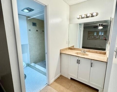 3300 Spanish Moss Terrace - Photo Thumbnail 5