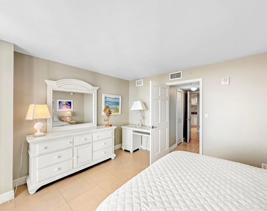 3000 N Ocean Drive - Photo Thumbnail 12