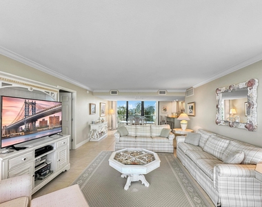 3000 N Ocean Drive - Photo Thumbnail 4