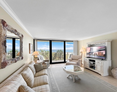 3000 N Ocean Drive - Photo Thumbnail 2