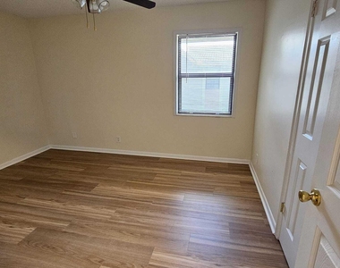 8801 W Sample Road - Photo Thumbnail 13
