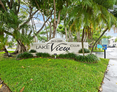 2861 N Oakland Forest Drive - Photo Thumbnail 26