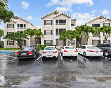 2861 N Oakland Forest Drive - Photo Thumbnail 25