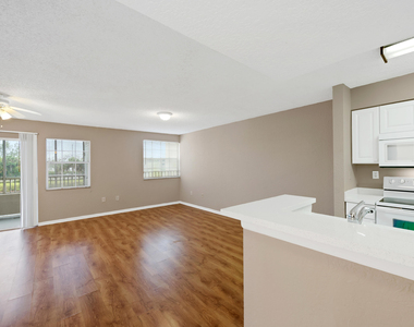 2861 N Oakland Forest Drive - Photo Thumbnail 4