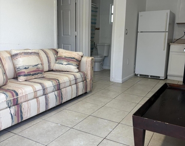 136 N 24th Avenue - Photo Thumbnail 1
