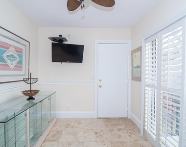 8410 Brussels Way - Photo Thumbnail 7