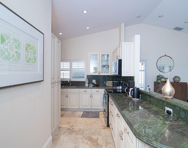 8410 Brussels Way - Photo Thumbnail 5