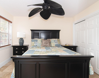8410 Brussels Way - Photo Thumbnail 24