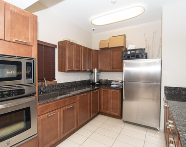 8410 Brussels Way - Photo Thumbnail 51